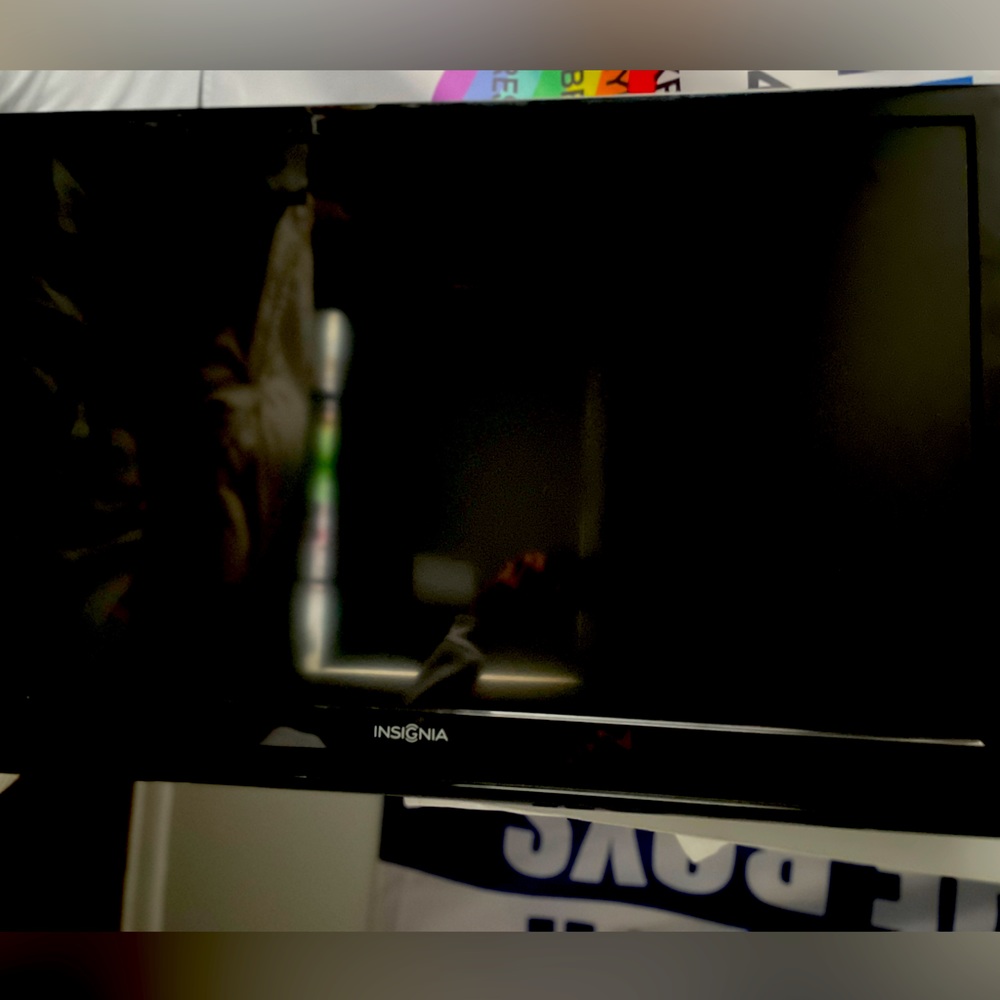 43” INSIGNIA TV